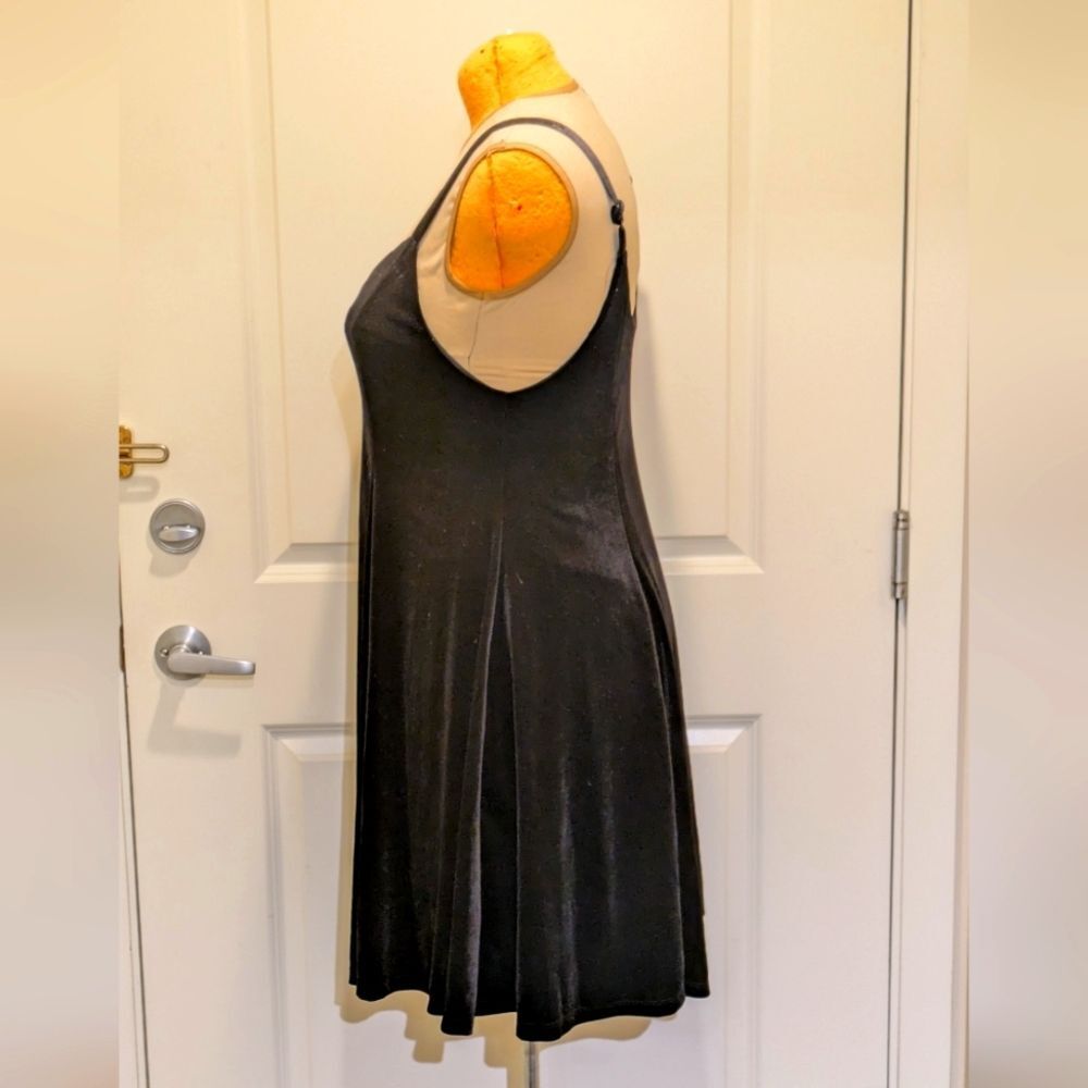 EUC XL Black Stretch Velvet Gothic Spaghetti Strap Skater Dress - Picture 5 of 6